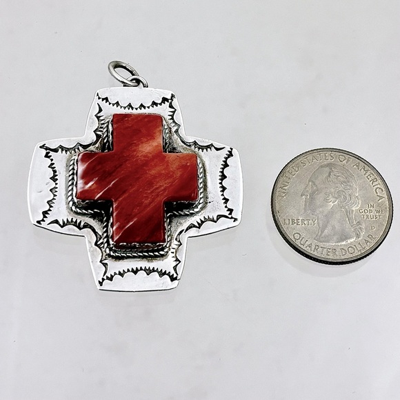 JOAN SLIFKA Sterling Spiny Oyster Shell Cross Charm/Pendant - Picture 3 of 3